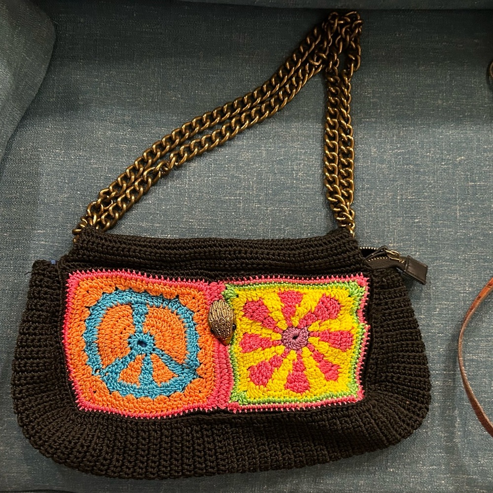 KURT GEIGER LONDON
Kensington Crochet Pochette Medium
Shoulder Bag